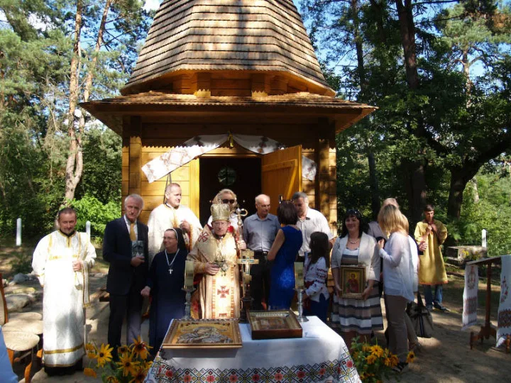 У Тенятисках відбулося врочисте посвячення новопобудованої каплиці