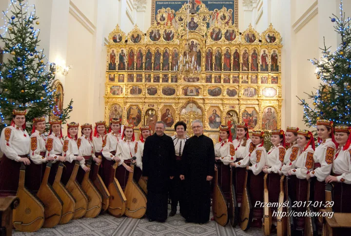 Народна капела бандуристок „Зоряниця” з колядою у Перемишлі