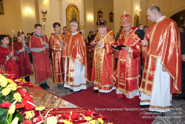 ВЕЛИКА П’ЯТНИЦЯ У ПЕРЕМИСЬКОМУ СОБОРІ