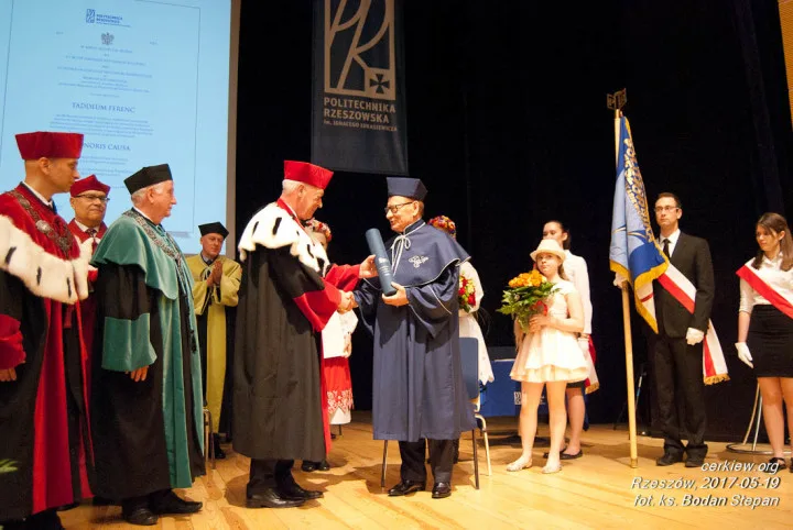 Metropolita Przemysko-Warszawski wziął udział w uroczystości nadania tytułu  doktora honoris causa Politechniki Rzeszowskiej Panu  Prezydentowi Rzeszowa Tadeuszowi Ferencowi
