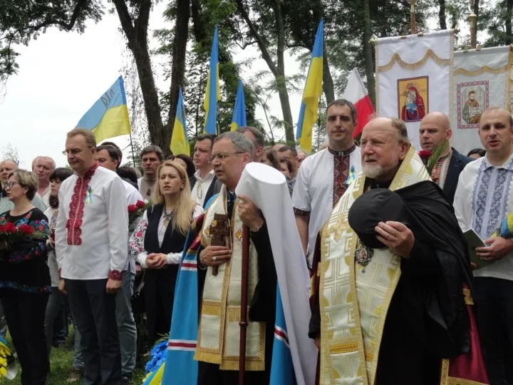 В Неділю Всіх Святих у Перемишлі та Пікуличах  українці та гості з України взяли участь у молитв за інтернованих войнів і похованих у Пикуличах.