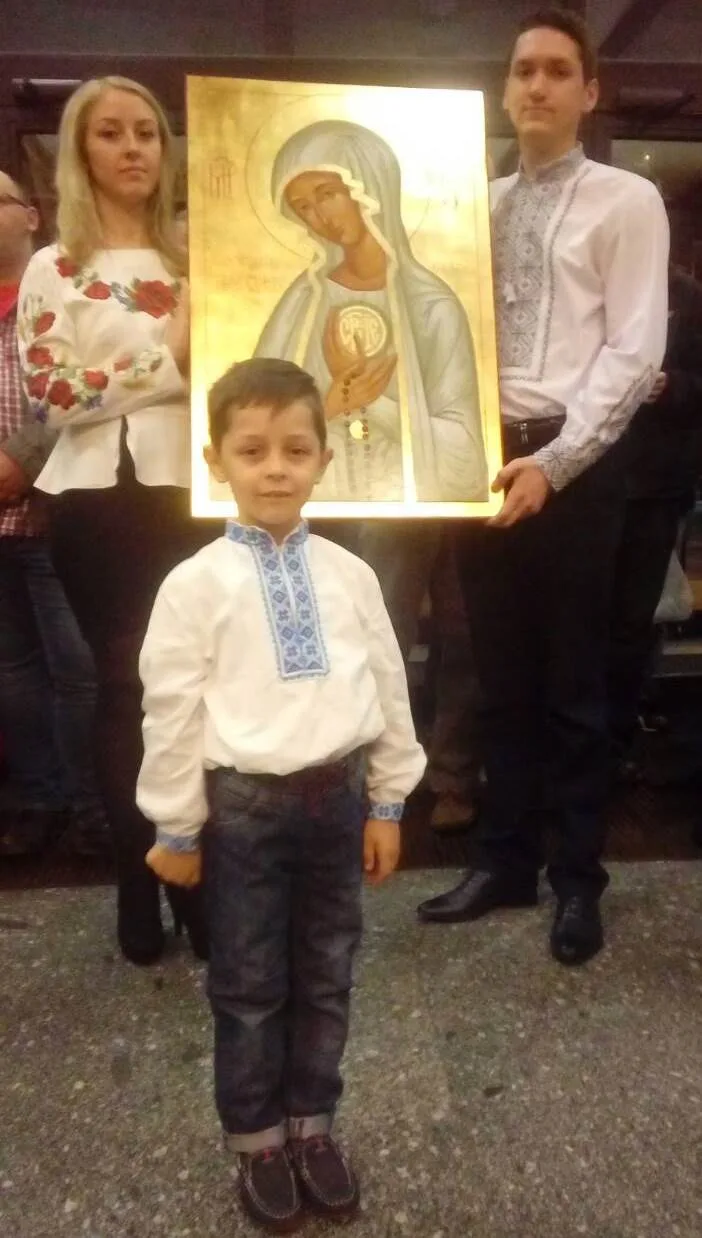 ФАТІМСЬКА ЧУДОТВОРНА ІКОНА БОГОРОДИЦІ У ВАРШАВІ