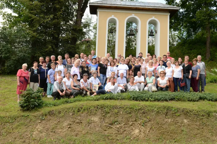 ВАТРА В УСТРІКАХ ДОЛІШНІХ