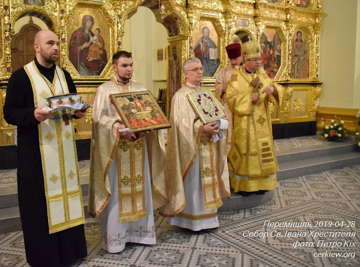 НЕДІЛЯ ПАСХИ. ВЕЛИКДЕНЬ У КАТЕДРАЛЬНОМУ СОБОРІ ПЕРЕМИШЛЯ