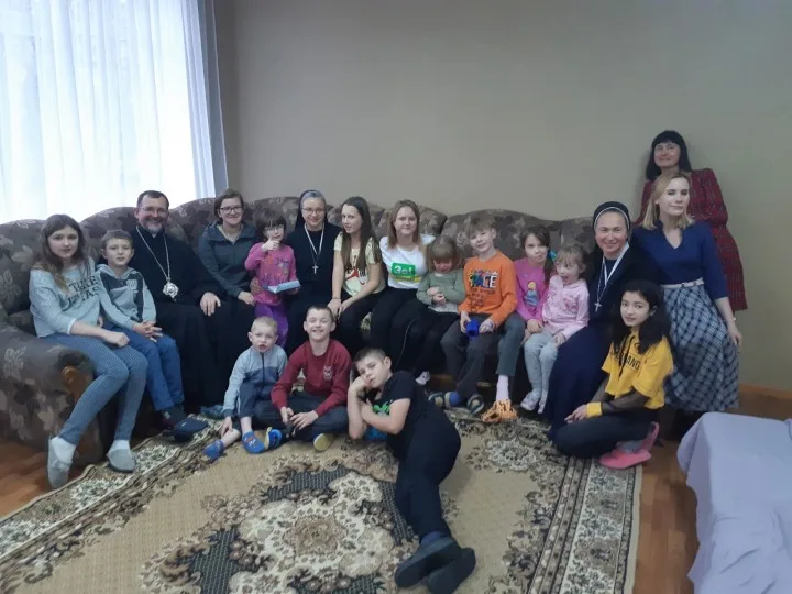 ДОПОМОГА ДІТЯМ НА УКРАЇНІ ВІД СЕСТЕР СЛУЖЕБНИЦЬ НДМ