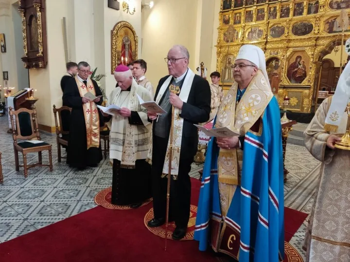 Kard. Dolan w Przemyślu. Spotkał się z uchodźcami