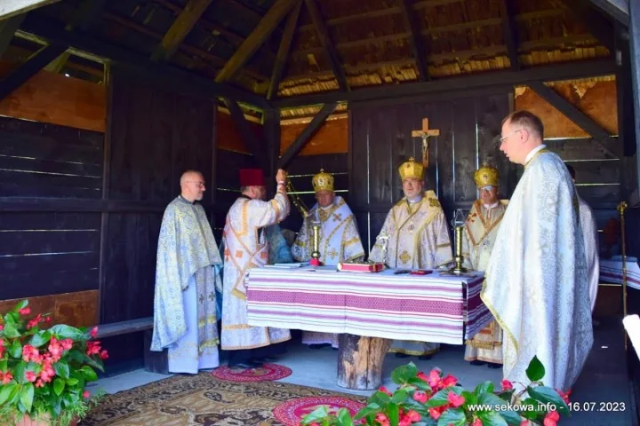 41-а Лемківська ватра у с. Ждиня зібрала українців у Польщі для молитви, зустрічі та вшанування своїх померлих попередників